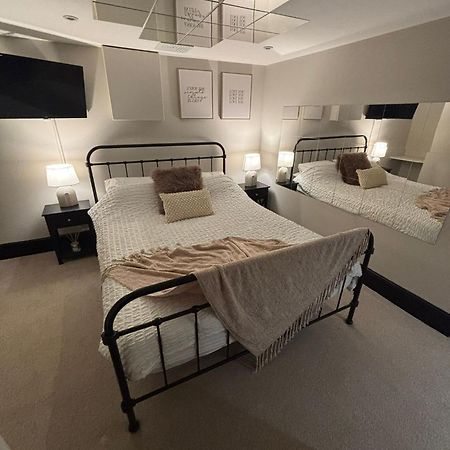 Private & Modern En-Suite Rooms Town Centre Self Check-In Барнслі Екстер'єр фото