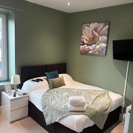 Private & Modern En-Suite Rooms Town Centre Self Check-In Барнслі Екстер'єр фото