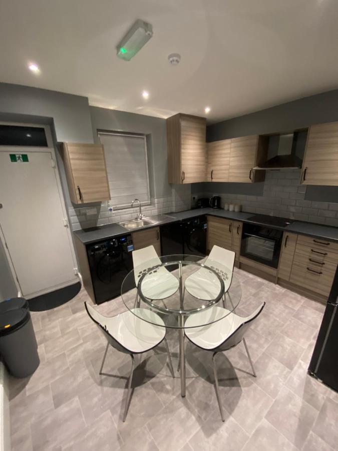 Private & Modern En-Suite Rooms Town Centre Self Check-In Барнслі Екстер'єр фото