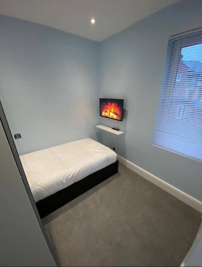 Private & Modern En-Suite Rooms Town Centre Self Check-In Барнслі Екстер'єр фото