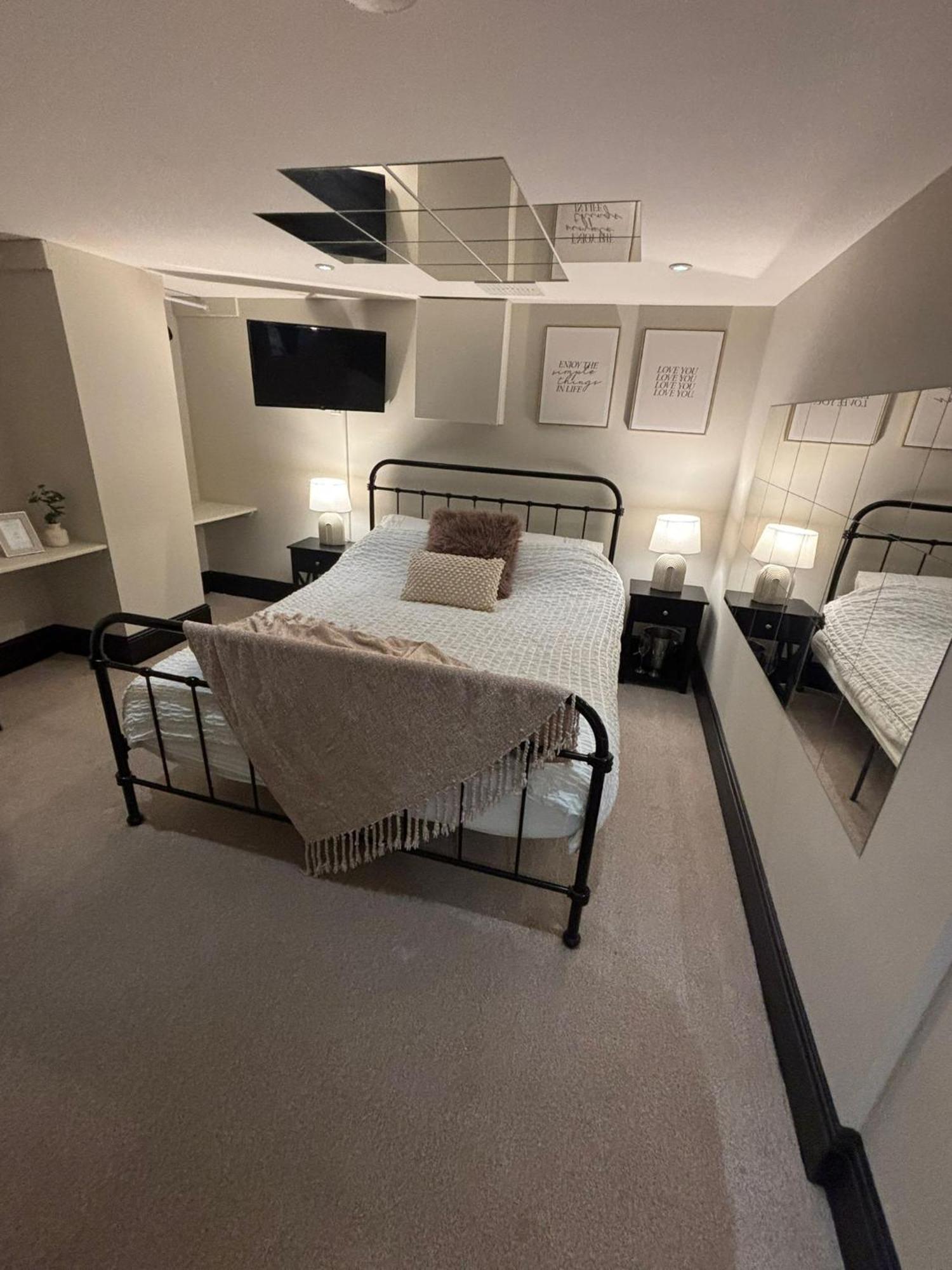 Private & Modern En-Suite Rooms Town Centre Self Check-In Барнслі Екстер'єр фото